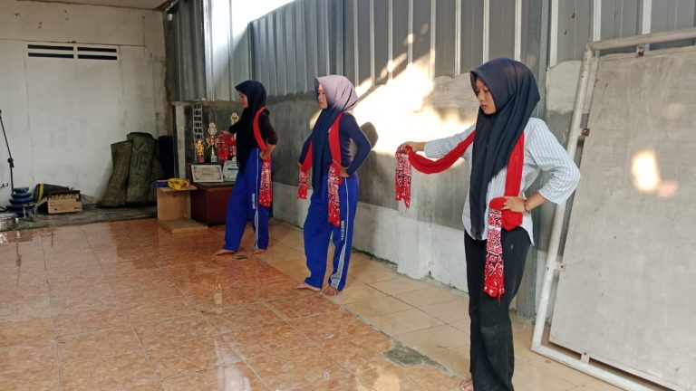 Pelatihan Seni Tari Karawang, Erlazet Charity Karawang, Pemberdayaan Anak Yatim, Tari Bentang-Bentang, Tari Niskala, Pembinaan Seni Tradisional Anak.