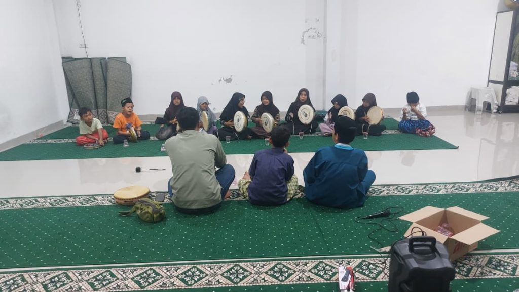 Pembinaan Hadroh, Musik Religi Islami, Erlazet Charity, Anak Yatim Piatu, Sholawat Ya Nabi Salam Alaika, Pelatihan Hadroh Jakarta Timur