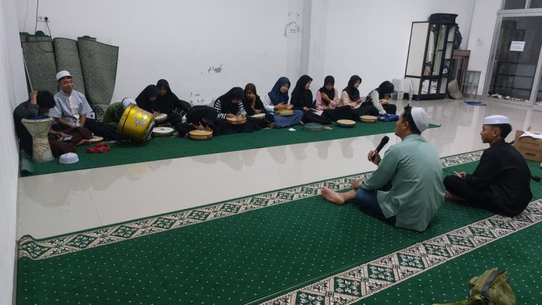 Pembinaan Hadroh, Musik Islami, Erlazet Charity, Anak Yatim, Sholawat Ya Sayyida Sadat, Seni Hadroh Indonesia
