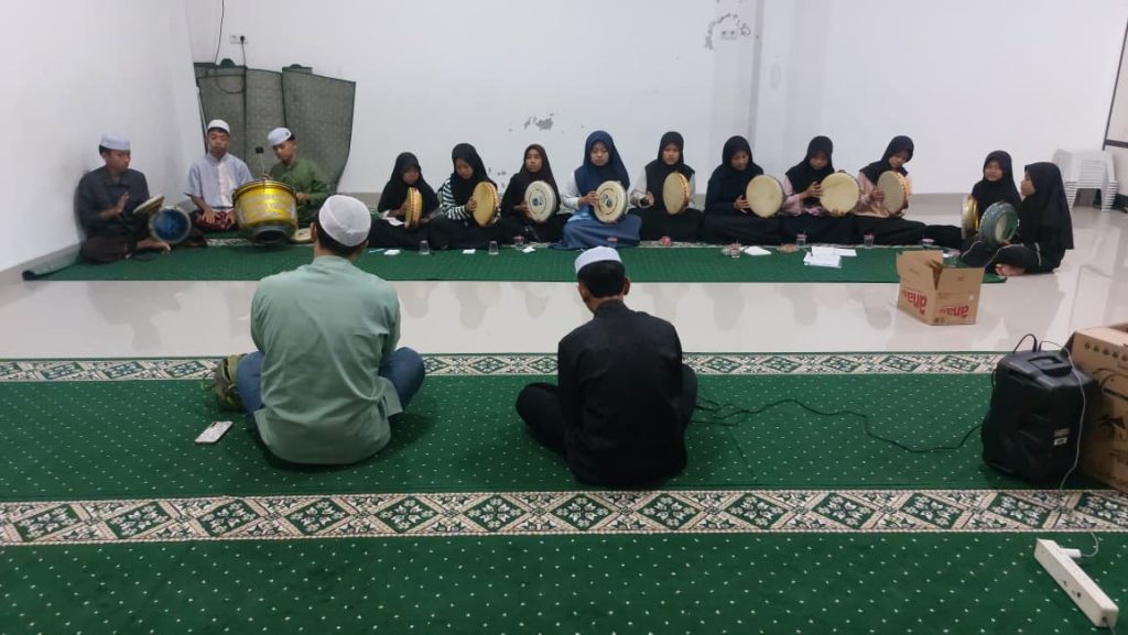 Pembinaan Hadroh, Musik Islami, Erlazet Charity, Anak Yatim, Sholawat Ya Sayyida Sadat, Seni Hadroh Indonesia