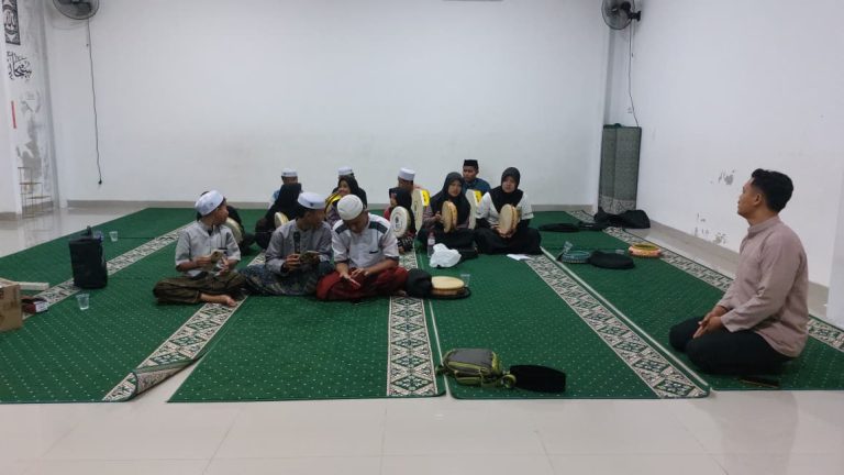 embinaan Hadroh, Musik Religi Islami, Erlazet Charity, Anak Yatim Binaan, Sholawat Mahalul Qiyam, Pelatihan Hadroh Jakarta Timur