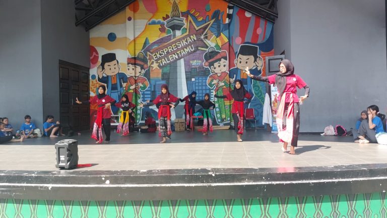 Pelatihan Seni Tari, Erlazet Charity, Pembinaan Anak Yatim, Tari Lenggang Nyai, Tari Nusantara, Seni Budaya Indonesia