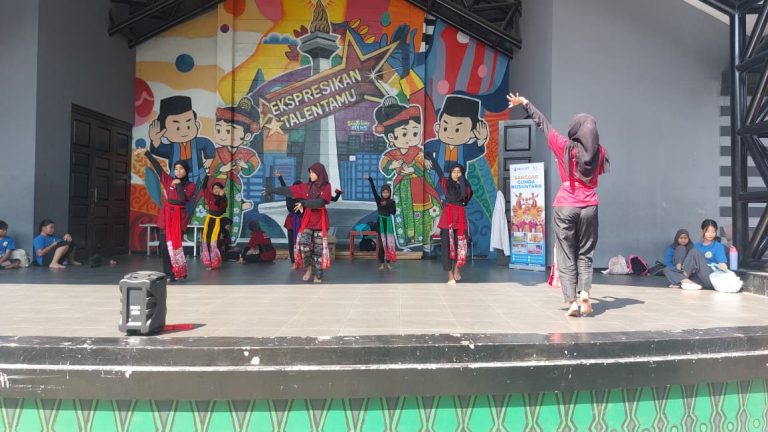 Pelatihan Seni Tari, Erlazet Charity, Pembinaan Anak Yatim, Tari Lenggang Nyai, Tari Nusantara, Seni Budaya Indonesia