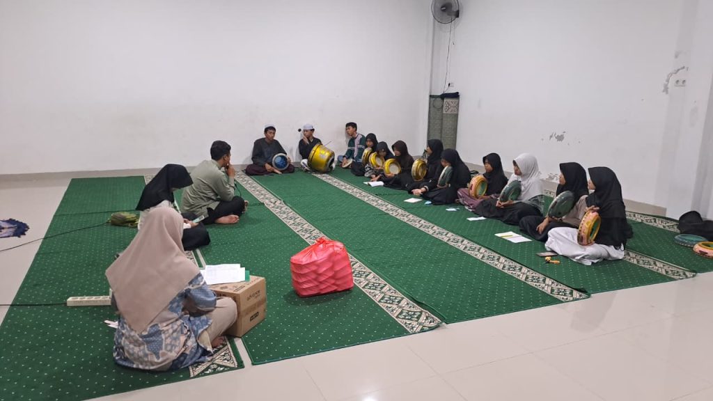 Pembinaan Hadroh, Musik Islami, Erlazet Charity, Anak Yatim Binaan, Sholawat Nabi Muhammad Mataharinya Dunia, Seni Hadroh Indonesia