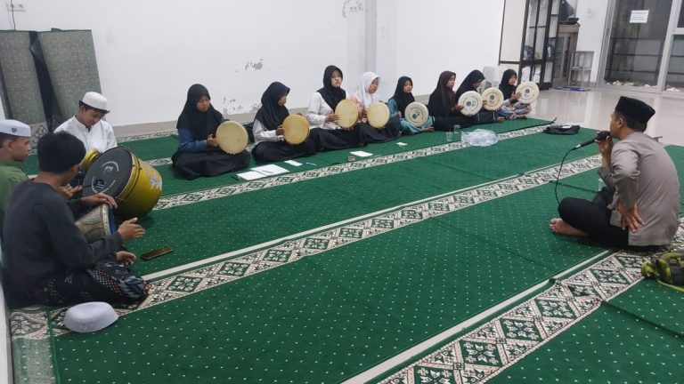 Pembinaan Hadroh, Musik Islami, Erlazet Charity, Anak Yatim Binaan, Sholawat Nabi Muhammad Mataharinya Dunia, Seni Hadroh Indonesia