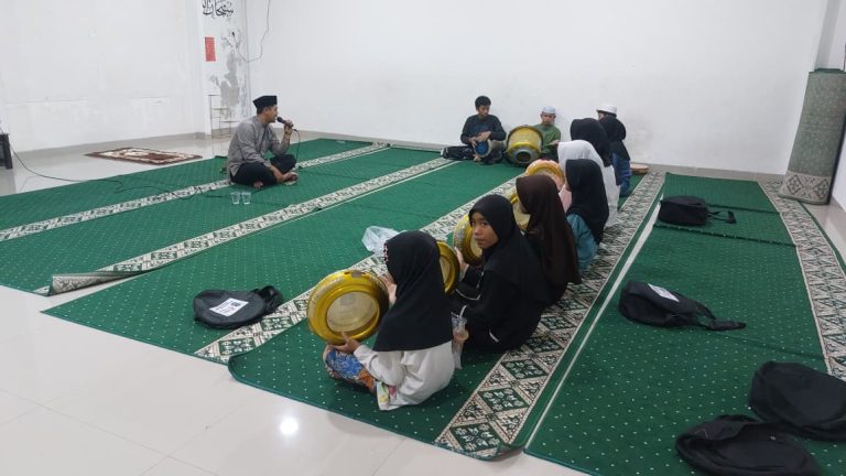 Pembinaan Hadroh, Musik Islami, Erlazet Charity, Anak Yatim Binaan, Sholawat Nabi Muhammad Mataharinya Dunia, Seni Hadroh Indonesia