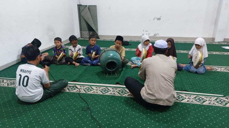 Pembinaan Hadroh, Musik Islami, Erlazet Charity, Anak Yatim Binaan, Sholawat Nabi Muhammad Mataharinya Dunia, Seni Hadroh Indonesia