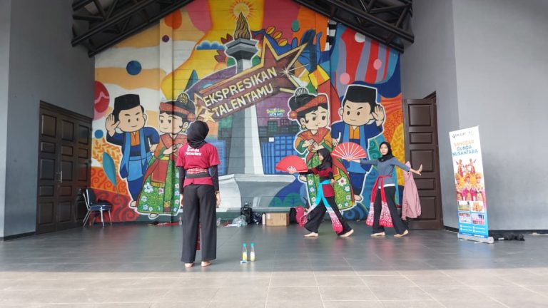 Pelatihan Seni Tari, Erlazet Charity, Pembinaan Anak Yatim, Tari Tradisional Indonesia, Tari Lenggang Nyai, Tari Nusantara