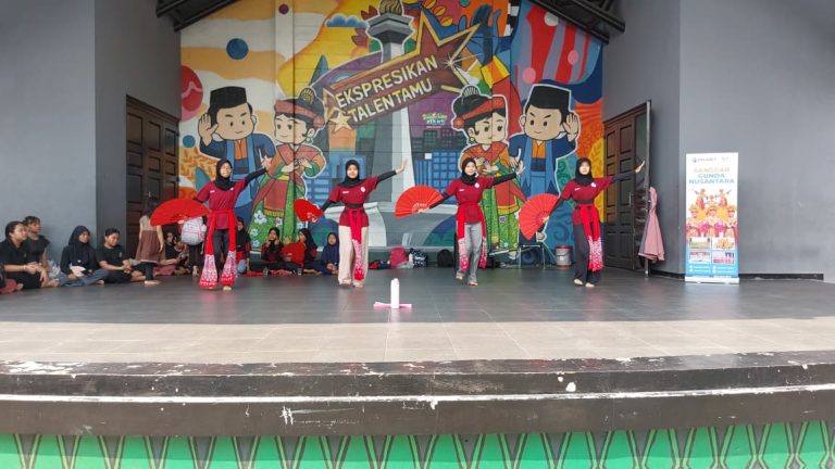 Pelatihan Seni Tari, Erlazet Charity, Anak Yatim Binaan, Tari Bajidor Kahot, Tari Lenggang Nyai, Tari Nusantara
