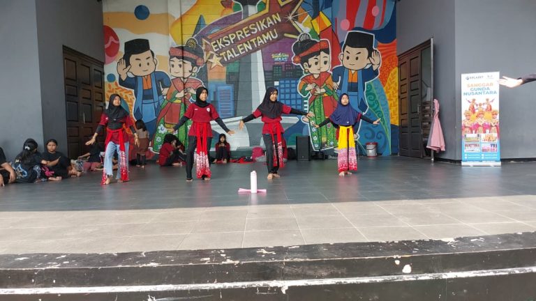 Pelatihan Seni Tari, Erlazet Charity, Anak Yatim Binaan, Tari Bajidor Kahot, Tari Lenggang Nyai, Tari Nusantara