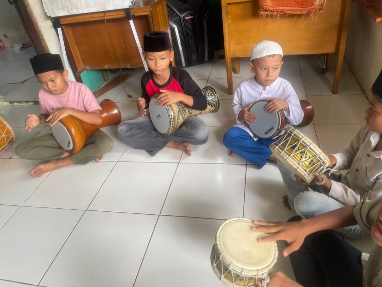 Pembinaan Marawis, Musik Islami, Erlazet Charity, Anak Yatim Binaan, Sholawat Ya Thoyba, MPY Jatinunggal Bogor
