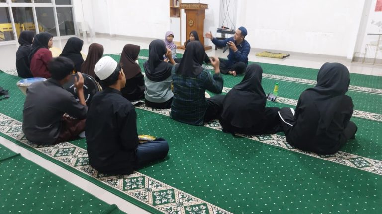 Hadroh, Anak Yatim, Musik Islami, Erlazet Charity, Pembinaan Anak, Seni Religi