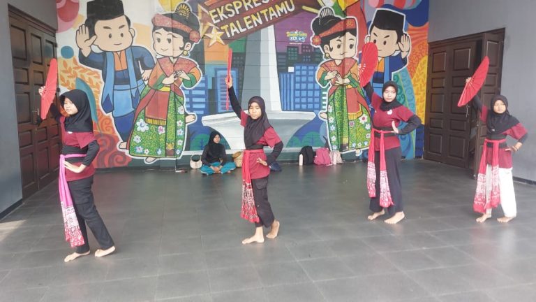 Pelatihan Seni Tari, Erlazet Charity, Anak Yatim Binaan, Tari Bajidor Kahot, Tari Wiratani, Tari Pesona Nusantara