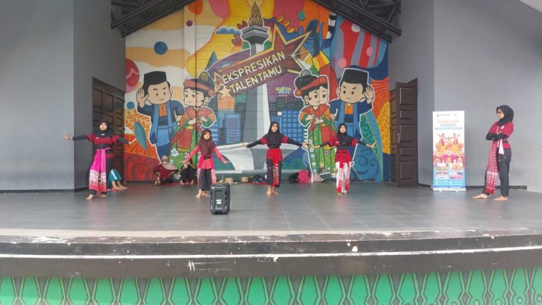 Pelatihan Seni Tari, Erlazet Charity, Anak Yatim Binaan, Tari Bajidor Kahot, Tari Wiratani, Tari Pesona Nusantara